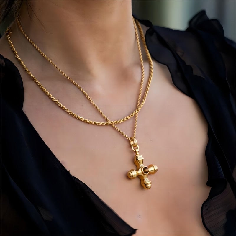 Amor Cross