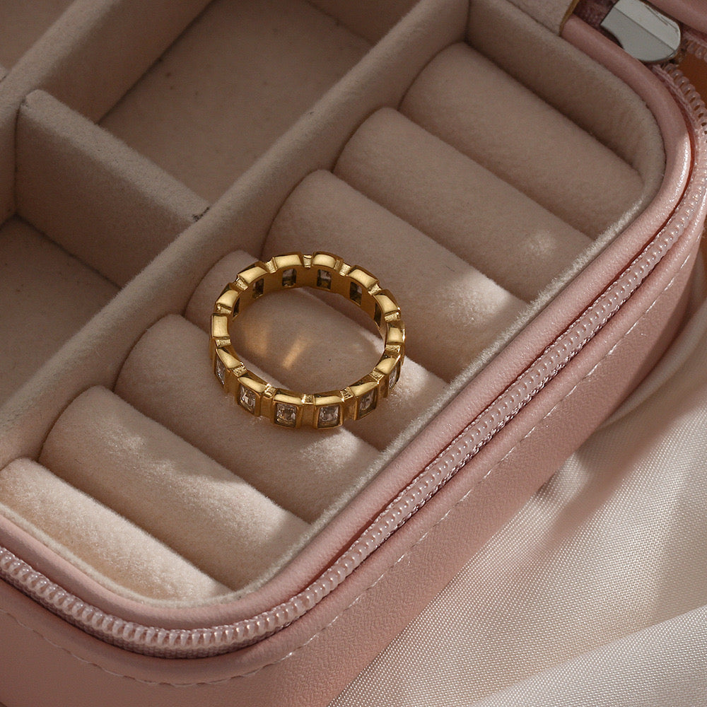 Elizabeth Ring