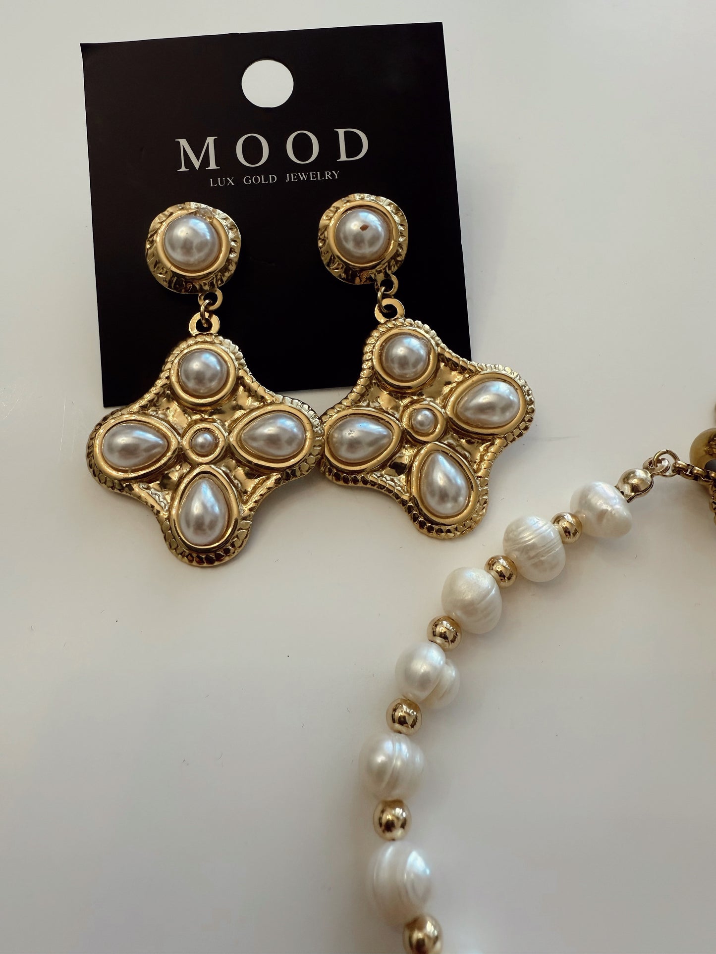 Palais Pearl Drop Earrings