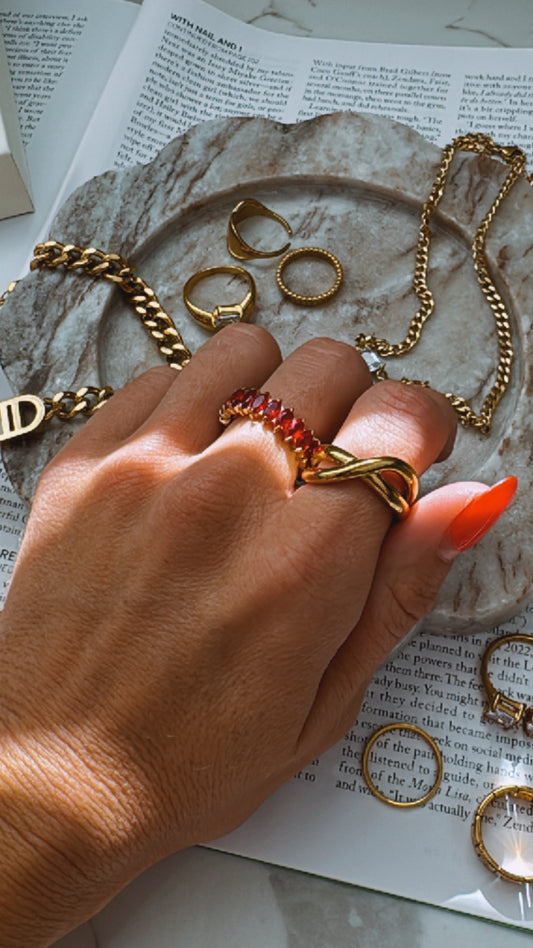 Criss Cross Gold Ring