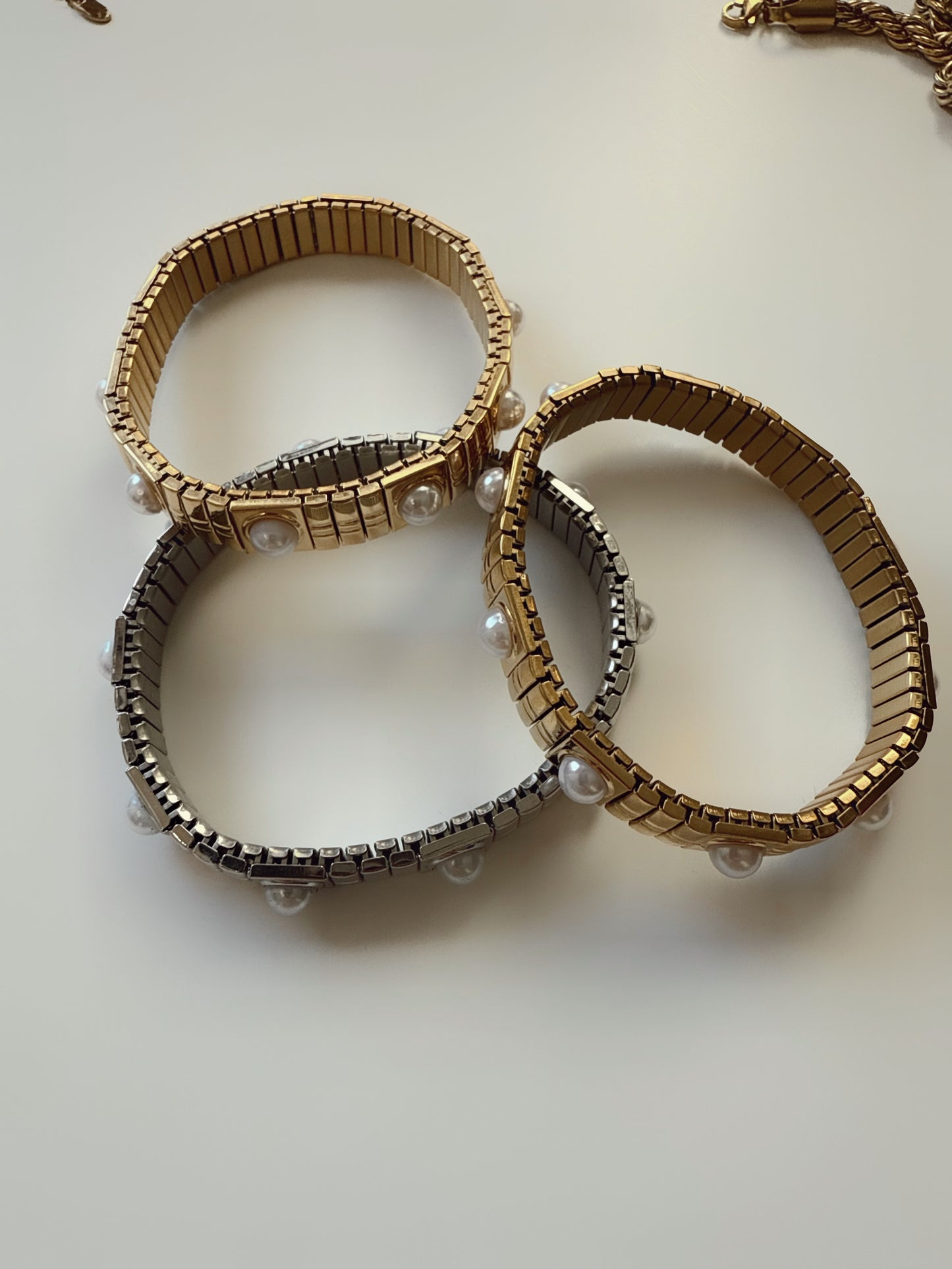 Hera Pearl Bangle