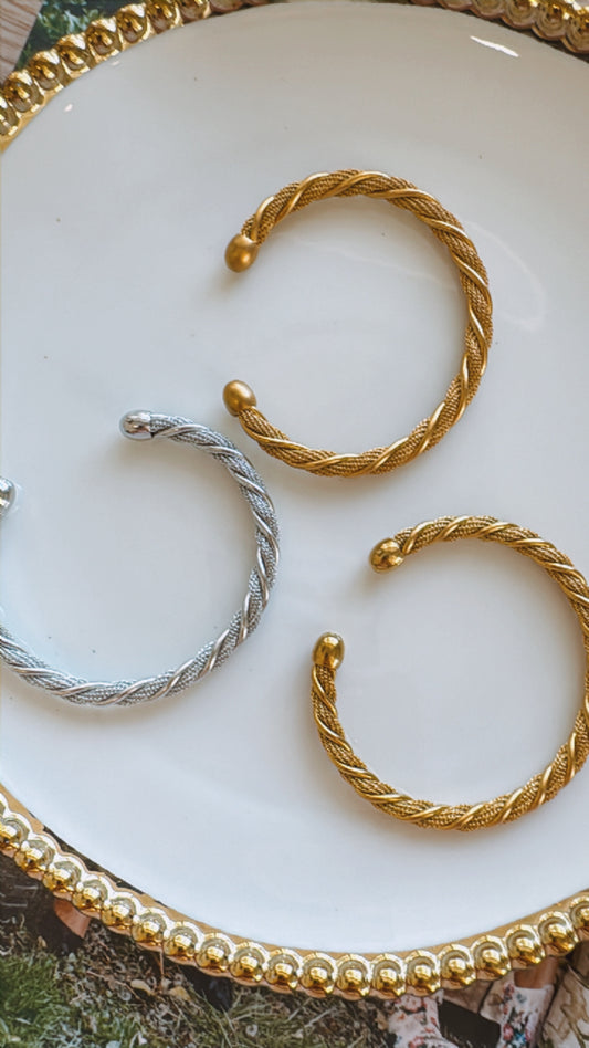 Threaded Gold Bracelet