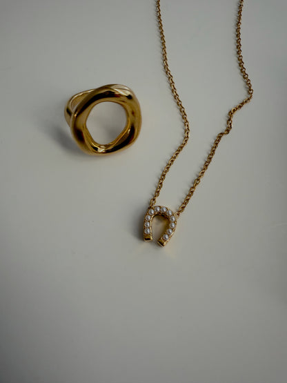 Dainty Horseshoe Necklace