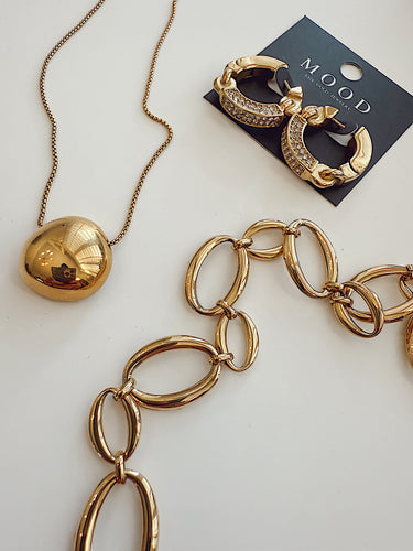 Ria Pendant Necklace