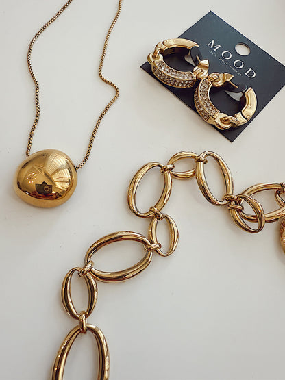 Ria Pendant Necklace