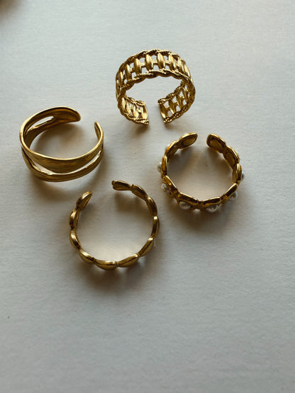 February Ring Set
