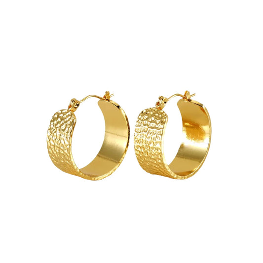 Lucia Hoops