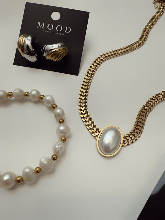 Eleanor Pearl Necklace