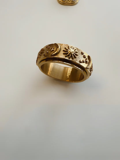 Luna Spin Ring