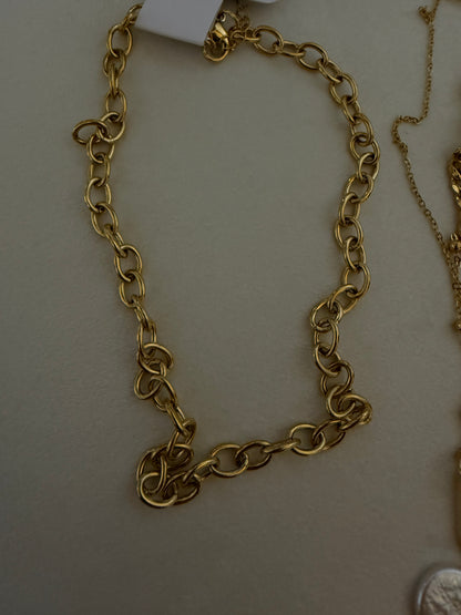 Edge Chain Necklace
