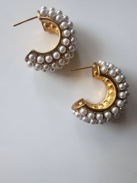 Make a Statement Pearl Earrings