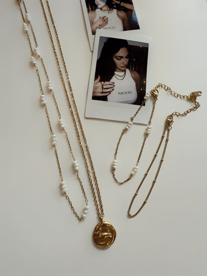 Golden Pendant Necklace