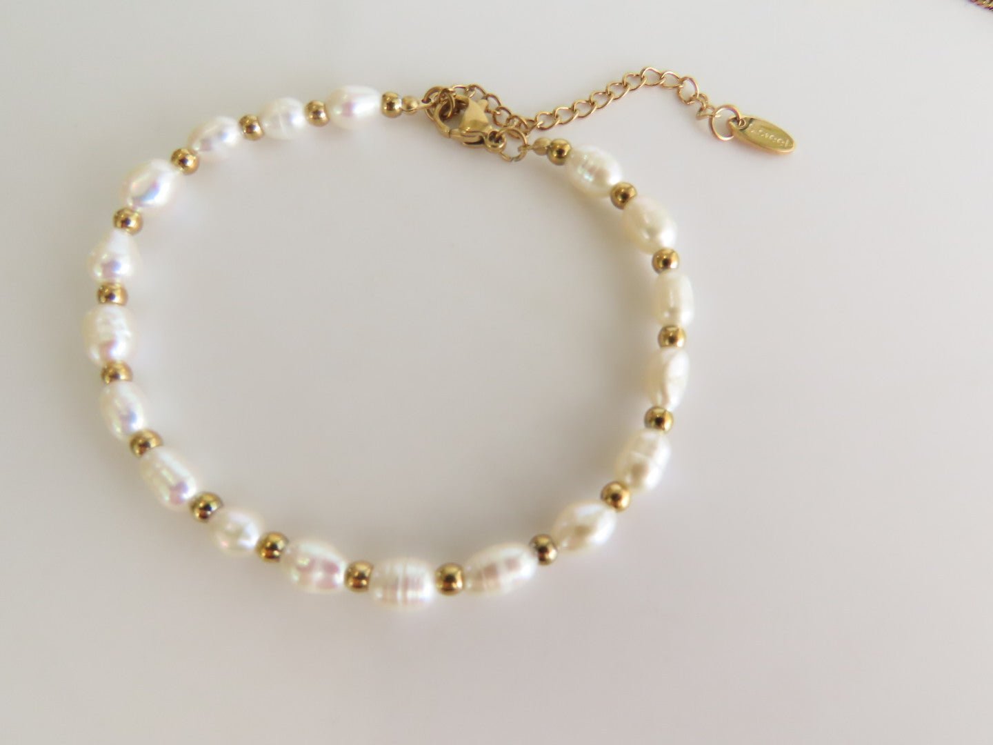 Claudia Pearls Bracelet