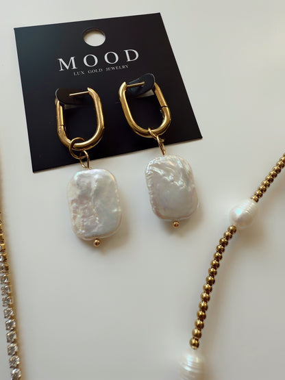 Drift Pearl Earrings