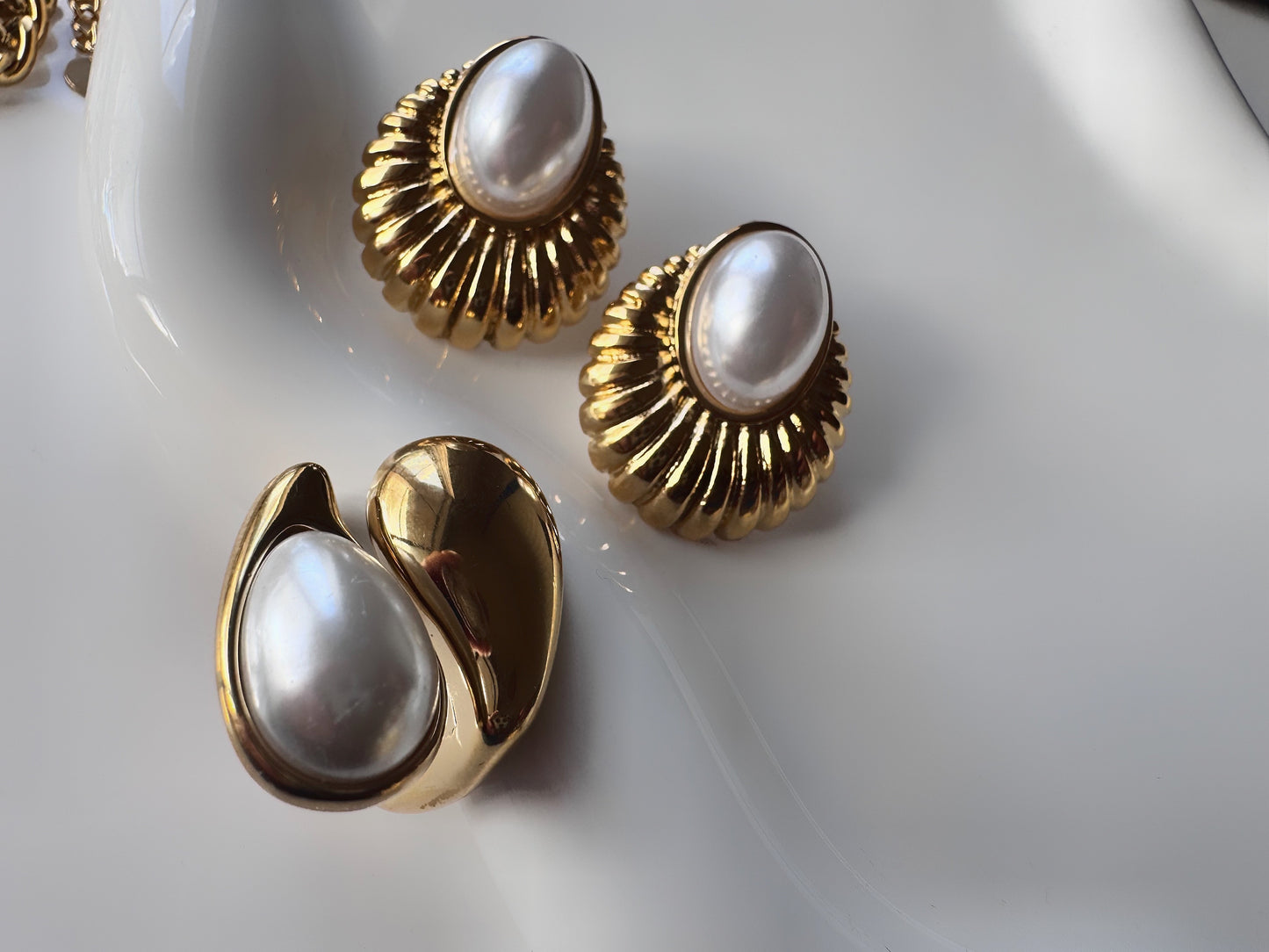 Hera Pearl Ring Adjustable