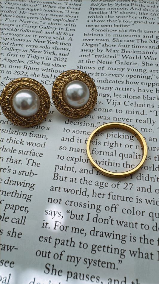 Diana Pearl Stud Earrings