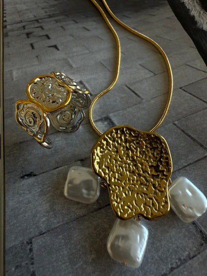 Paloma Pearl Pendant Necklace