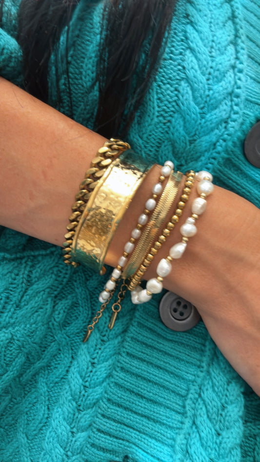 Limited Edition 6-Piece Gold Bracelet Stack – Waterproof & Tarnish-Free