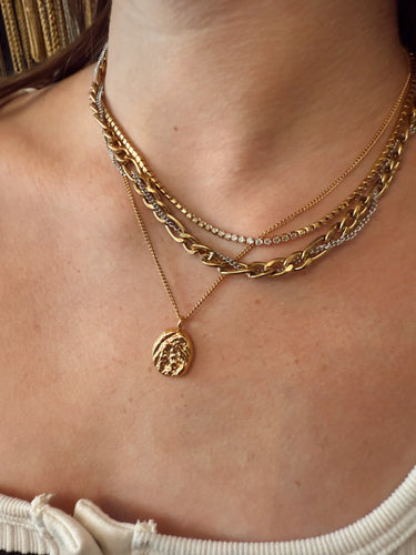 Chloe Pendant Necklace