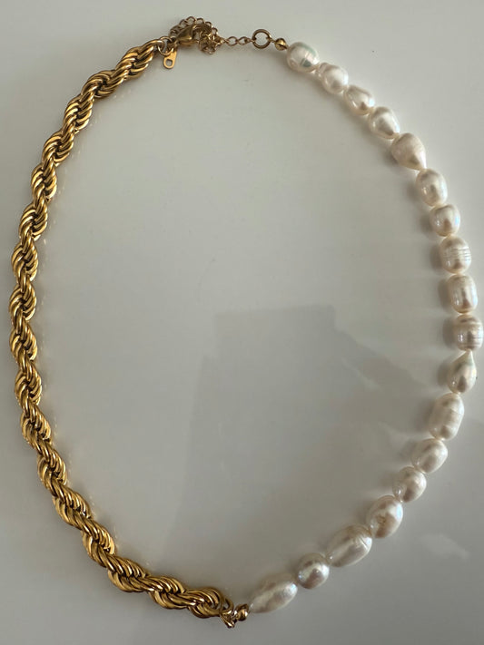 Beach Club Necklace