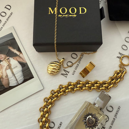 Livvy Pendant Necklace