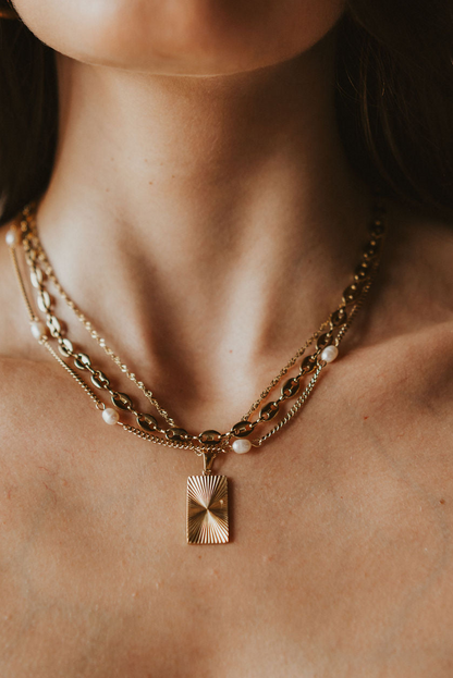 Golden Ray Pendant Necklace