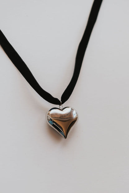 Mira Heart Choker