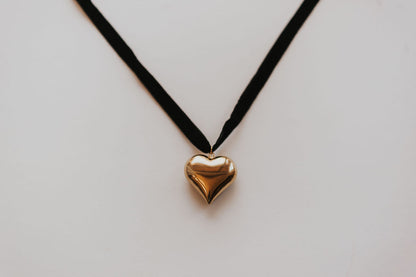 Mira Heart Choker