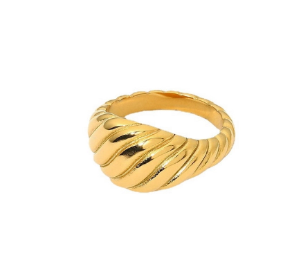 Twisted Crossiant Ring
