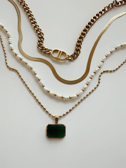 4 Piece Favorite Necklace Set Emerald Stone Version